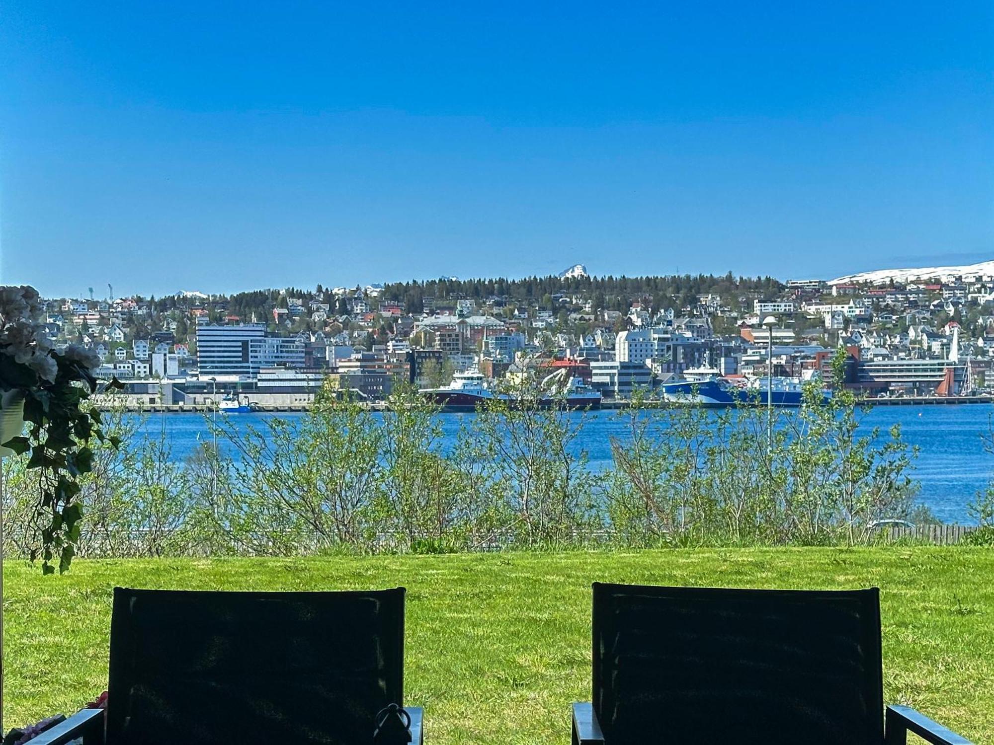 Panorama View - Free Parking - Perfect For Couples Lägenhet Tromsø Exteriör bild